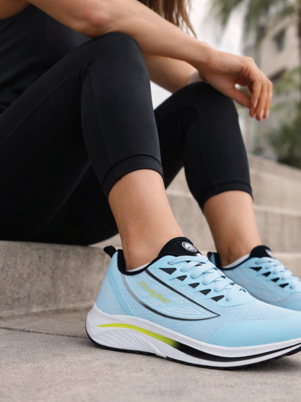 ZAPATILLA REVORA CELESTE