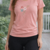 CAMISETA ALGODÓN BORDADA FLORES ROSA